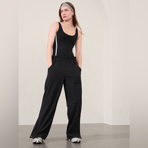 ATHLETA Trekkie High Rise Parachute Pant size 4 - Picture 1 of 10